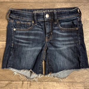Gently used American Eagle distressed shorts sz 2